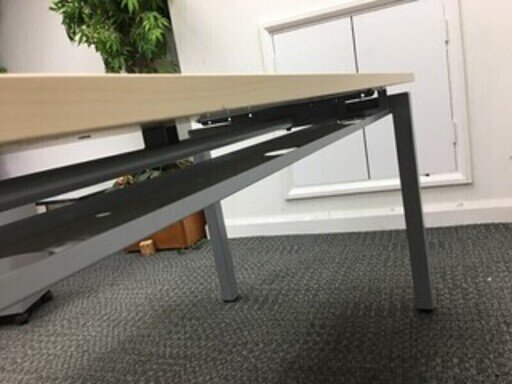 1400w mm Gresham Grey Frame Freestanding Desk
