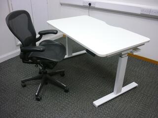 1400mm programmable electric sitstand desks with choice of tops