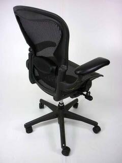 Herman Miller Aeron 2 Lever Fixed Arms Graphite Size B