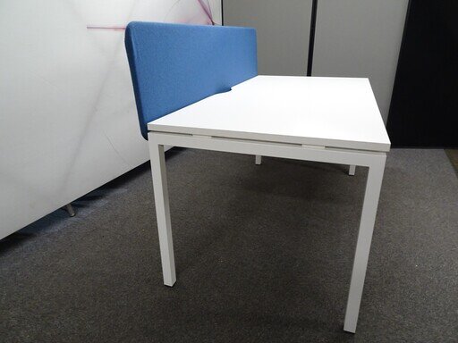 1600w mm White Freestanding Desk