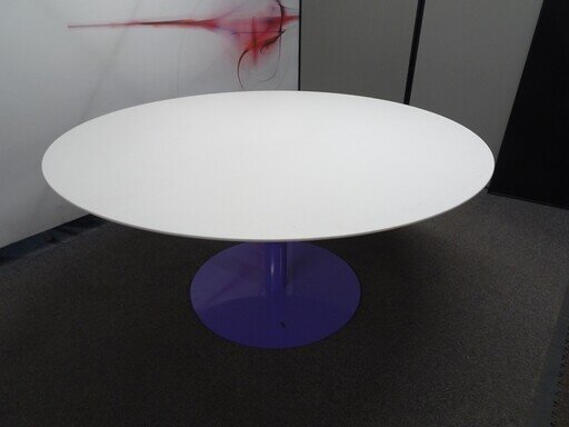 1600dia mm White Circular Table with Violet Base
