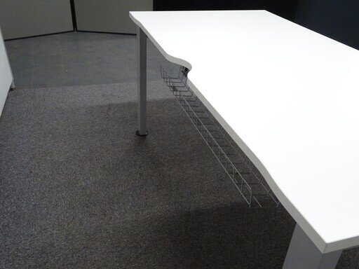 1600w mm Freestanding Desk with White Top