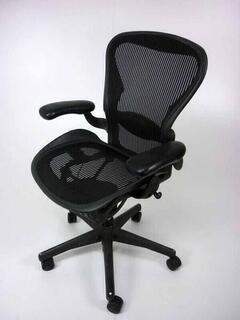 Herman Miller Aeron 2 Lever Fixed Arms Graphite Size A