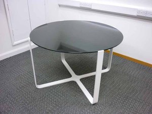 additional images for 1200mm diameter black glass top meeting table
