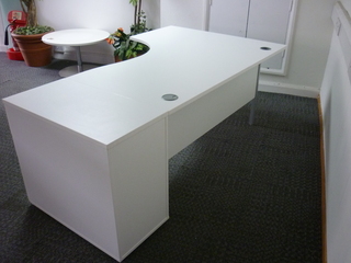 White 1600x1200mm radial desk amp pedestal