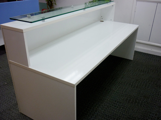 Gloss white 2200x800mm reception desk